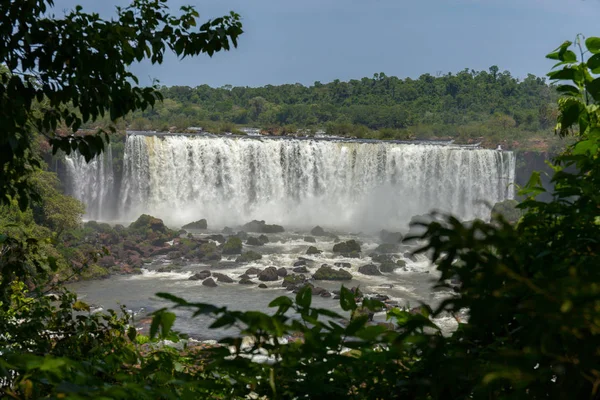 Nagy Iguazu-vízesés. Természeti csodája a világ — Stock Fotó