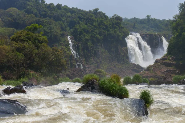 Les grandes chutes d'Iguazu. Merveille naturelle du monde — Photo