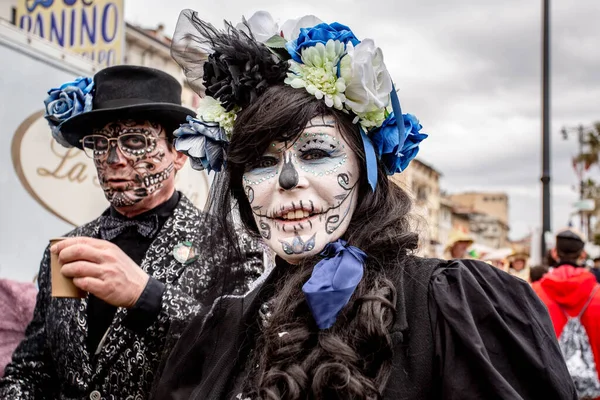 Viareggio Italia Febrero Festival Desfile Carrozas Carnaval Con Gente Bailando —  Fotos de Stock