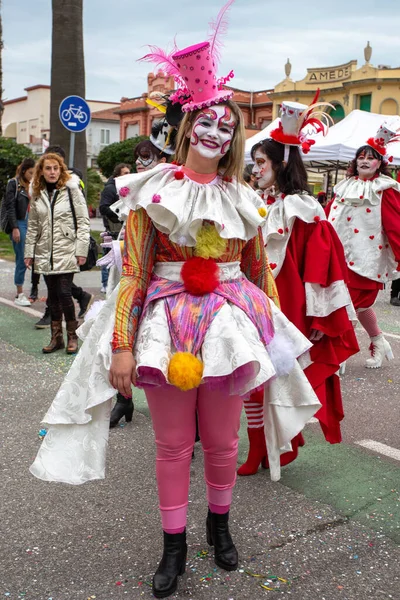 이탈리아 레지오 레조의 거리에서 사람들 사육제 행렬이 떠다닌다 2020 이탈리아 — 스톡 사진
