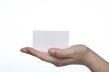 Ellerde, kopya alanı verilen kartvizit