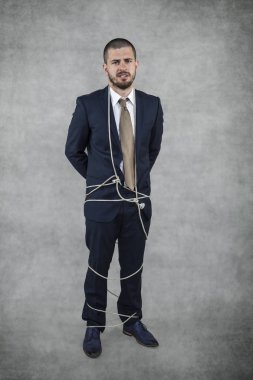 iple bağlanmış iş adamı