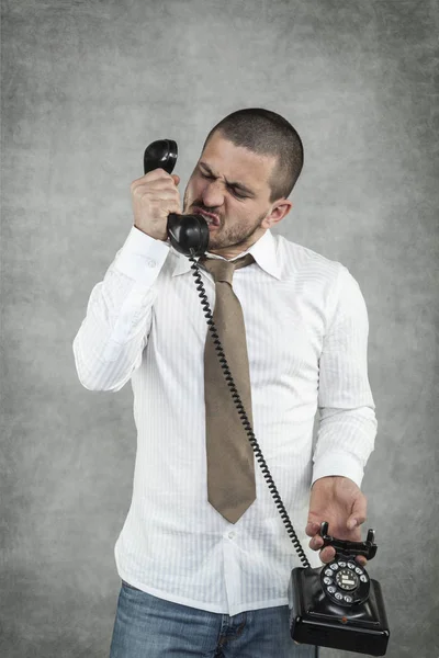 Arg affärsman skrek i telefon — Stockfoto