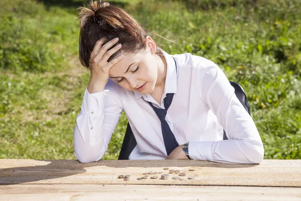 Geschäftsfrau zählt das Geld — Stockfoto