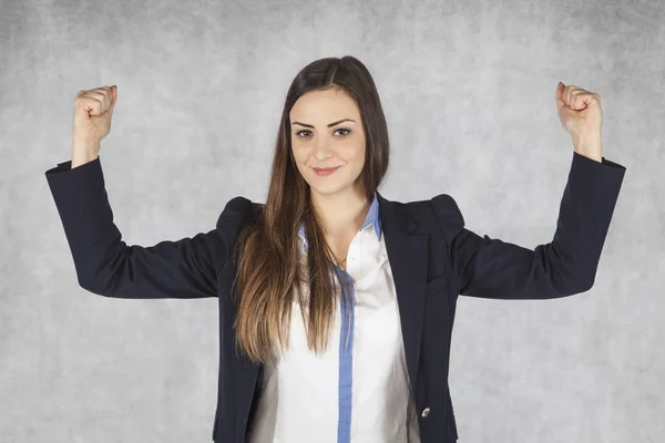 Ung affärskvinna är framgångsrik i branschen — Stockfoto
