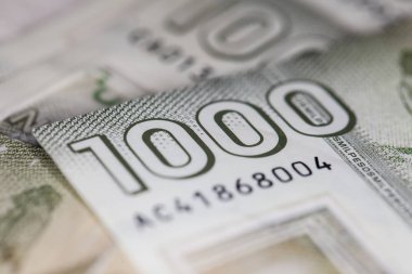 Şili para biri diğerinin yığılmış