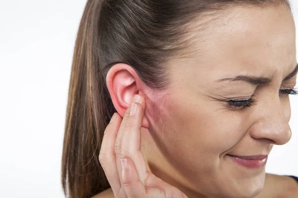 Terrível dor de ouvido, jovem — Fotografia de Stock