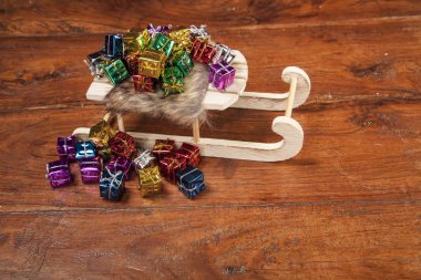 küçük güzel armağan üstünde bir kızak, üstten görünüm