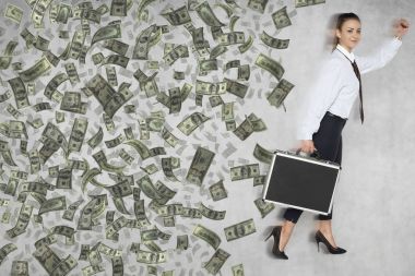 İşkadını acele para bir bavul kaybeder.