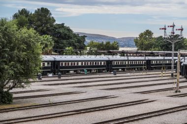 Tren araba ile platform