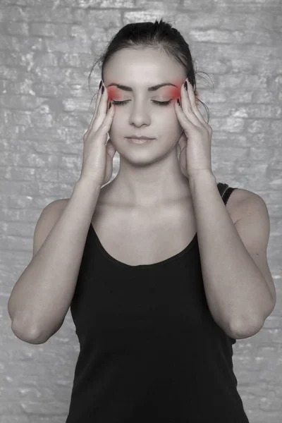 Ständige Kopfschmerzen, die Stress verursachen — Stockfoto