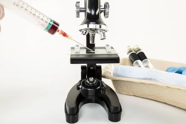 Vzorek Krve Umístěný Mikroskopu — Stock fotografie