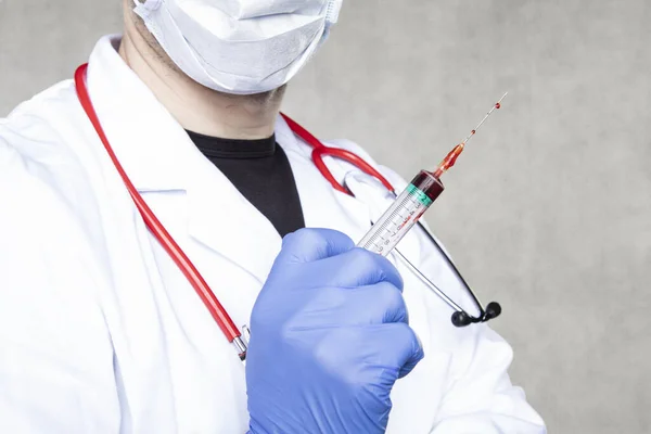 Arzt Mit Impfstoff Gegen Krankheiten Spritze Der Hand — Stockfoto