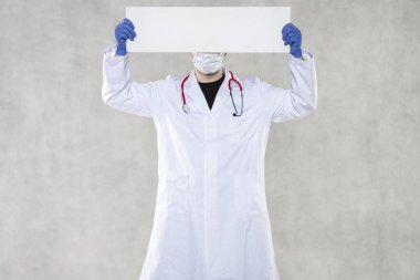 doktor bilgi için veya bilgi için panoları tutar, uyarı kavramı