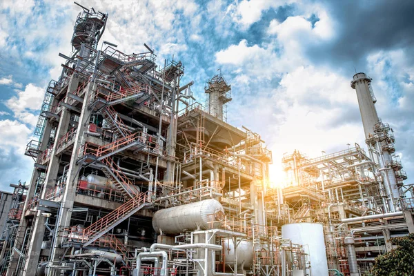 Petrokimyasal rafineri fabrikası endüstrisi