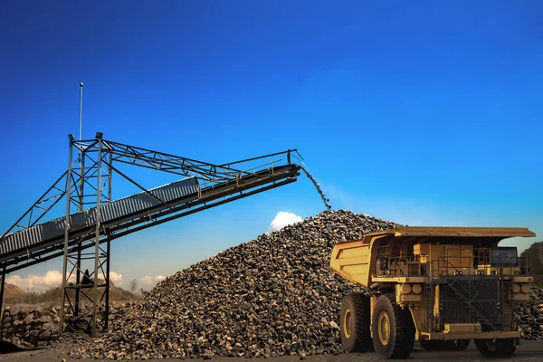 Dump Truck Loading Minerals Mining — Stock Photo, Image