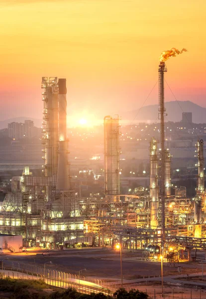 工业石油和天然气精炼厂 — 图库照片