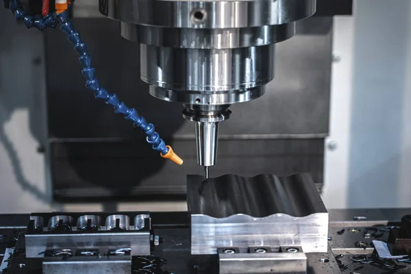 Corte Conformação Metal Usando Máquinas Cnc — Fotografia de Stock