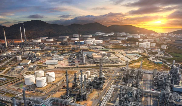 Панорама Высоты Птичьего Полета Нефте Газоперерабатывающий Завод Нефтеперерабатывающая Промышленность Сумерках — стоковое фото
