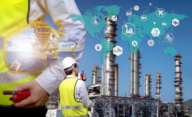 Endüstri 4.0 konsepti, rafineri petrol rafinerisi ve kıyı sondajı ham petrol platformu, enerji sistemi bağlantı ikonu konseptine sahip mühendisin çifte maruziyeti.