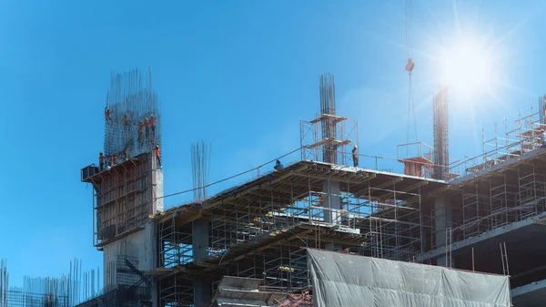 Lotes Torre Canteiro Obras Com Guindastes Edifício Com Fundo Céu Imagem De Stock