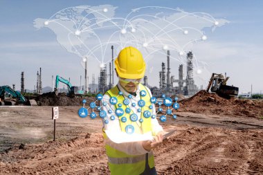 Mühendis inşaat alanında çalışıyor. Petrol ve gaz rafinerisi sanayi bölgesi geçmişi. Mimar konsepti. Simge modern teknoloji ve yapı ağı endüstriyel