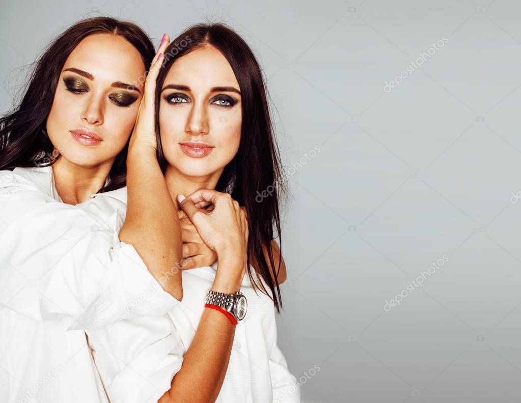 Sisters Posing Nude – Telegraph