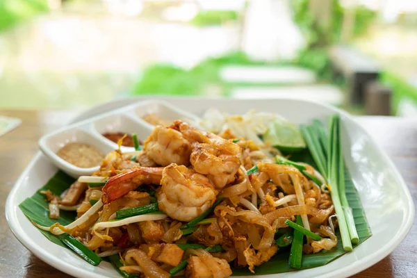 Pad thailändisches asiatisches Essen. — Stockfoto
