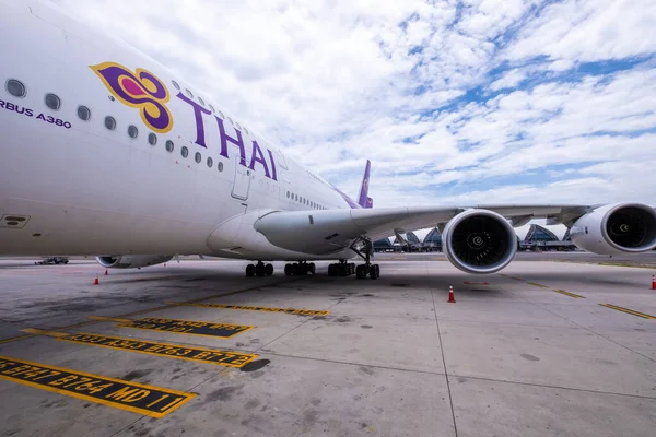Bangkok Tayland, 23 Temmuz 2019. Tayland Havayolları logo parkı olan bir uçak. Seyahate hazır..