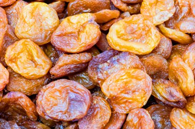 Kurutulmuş kayısı en iyi seçim. Sindirim için seçim. 