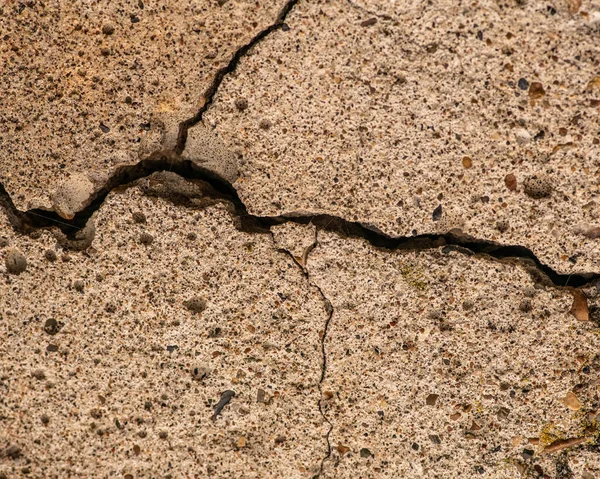 Cemento Hormigón Viejo Con Grietas Destrucción Natural Del Tiempo Las — Foto de Stock