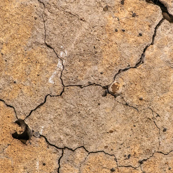 Çatlaklı Eski Beton Zaman Hava Koşullarından Kaynaklanan Doğal Yıkım — Stok fotoğraf