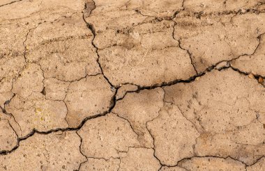 Yüksek çözünürlüklü eski beton çatlaklara ve hava koşullarından kaynaklanan doğal yıkıma sahip..