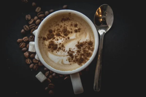 Geurige koffie van verse korrels — Stockfoto