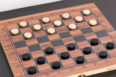 Bir satranç tahtası üzerinde fotoğrafı pedallar