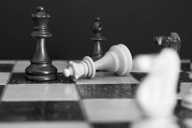 Satranç satranç tahtasında fotoğrafı