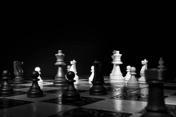 Satranç satranç tahtasında fotoğrafı