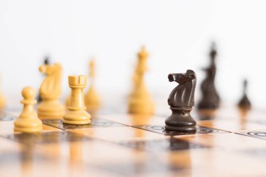 Satranç satranç tahtasında fotoğrafı