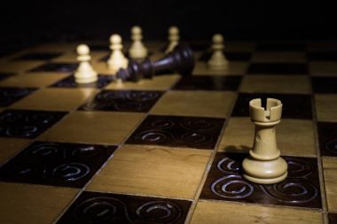 Satranç satranç tahtasında fotoğrafı