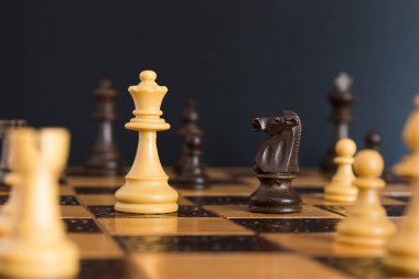Satranç satranç tahtasında fotoğrafı