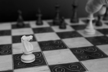 Satranç satranç tahtasında fotoğrafı