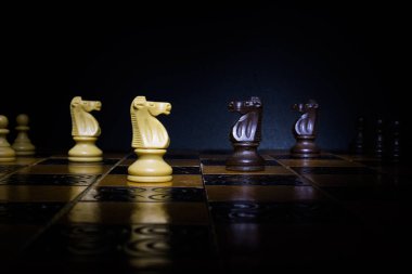 Satranç satranç tahtasında fotoğrafı