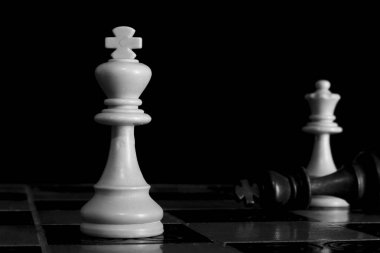 Satranç satranç tahtasında fotoğrafı