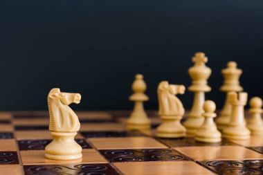 Satranç satranç tahtasında fotoğrafı