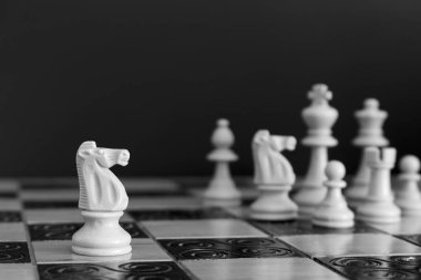 Satranç satranç tahtasında fotoğrafı