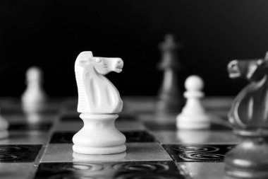 Satranç satranç tahtasında fotoğrafı