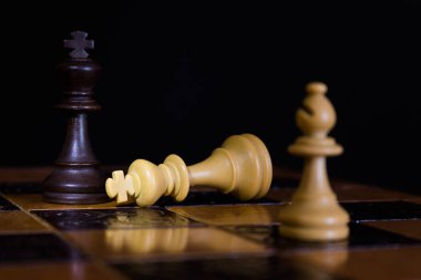 Satranç satranç tahtasında fotoğrafı