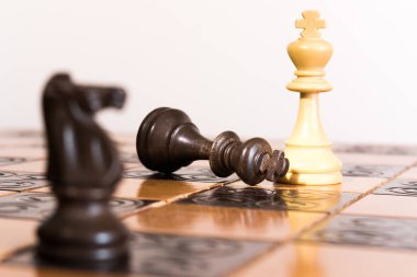 Satranç satranç tahtasında fotoğrafı