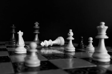 Satranç satranç tahtasında fotoğrafı