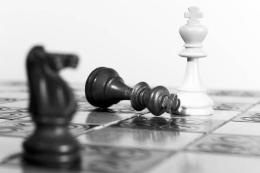 Satranç satranç tahtasında fotoğrafı